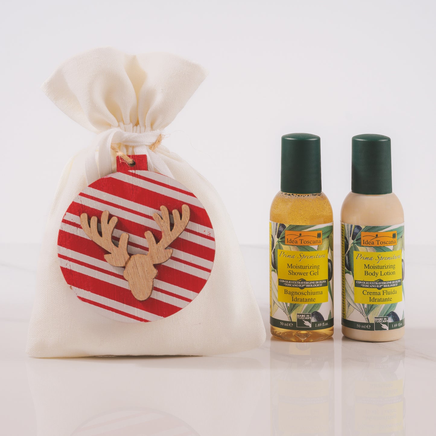 Tasche unter dem Rentierbaum
